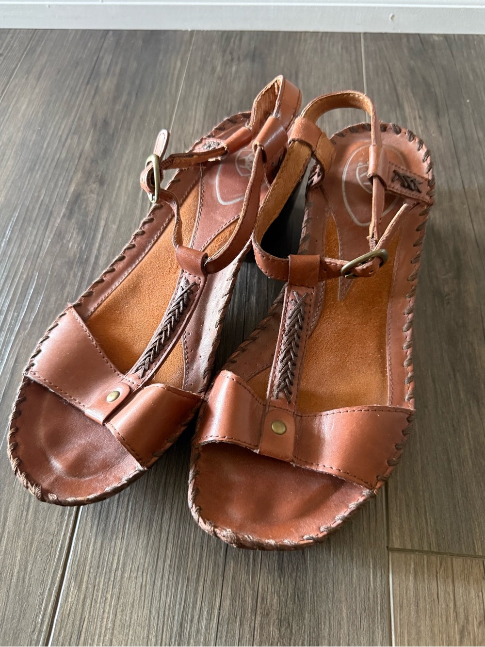 Ariat Leather Embroidered Sandals Size 8